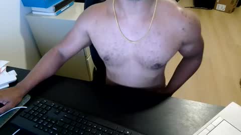 hunkyfukker online show from June 9, 6:37 am