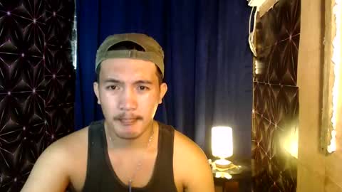 hunkylloyd online show from December 9, 6:45 am