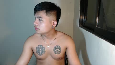 Snapshot of hunkyzeus chatting on January 6, 7:13 pm hunkyzeus online show from January 6, 7:13 pm