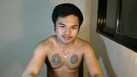 Snapshot of hunkyzeus chatting on January 4, 9:10 am hunkyzeus online show from January 4, 9:10 am