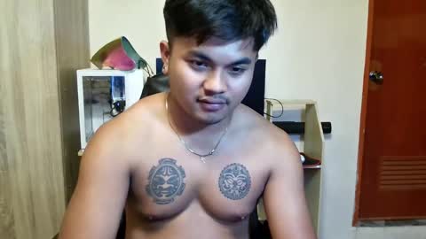 hunkyzeus online show from April 24, 5:04 pm