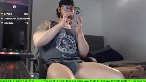 Snapshot of hunter_of_mn chatting on October 6, 10:25 pm online show from October 6, 10:25 pm