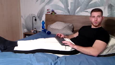 Hunter Bridges online show from January 31, 4:06 pm