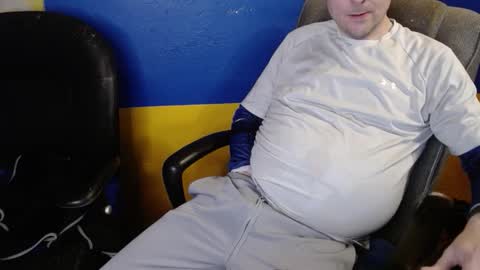 Snapshot of huskyguy chatting on December 31, 4:49 am Huskyguy online show from December 31, 4:49 am