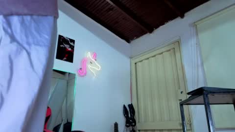 kelvis online show from April 23, 2:16 am