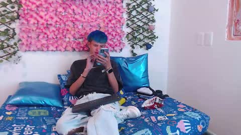 Snapshot of iam_lukas__ chatting on September 10, 3:27 am iam_lukas__ online show from September 10, 3:27 am