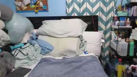 IAmIssac - Issac Dimitri online show from April 28, 5:56 am