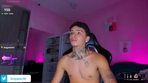 Snapshot of ian_castillo_ chatting on October 8, 11:47 am IAN CASTILLO online show from October 8, 11:47 am