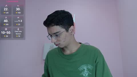 Snapshot of ian_castillo_ chatting on December 11, 11:10 am IAN CASTILLO online show from December 11, 11:10 am