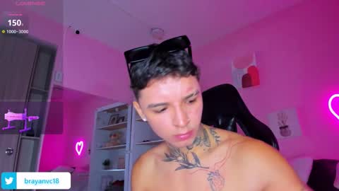 Snapshot of ian_castillo_ chatting on September 23, 11:20 am IAN CASTILLO online show from September 23, 11:20 am