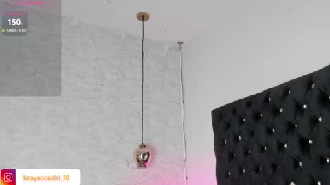 Snapshot of ian_castillo_ chatting on October 20, 11:14 am IAN CASTILLO online show from October 20, 11:14 am