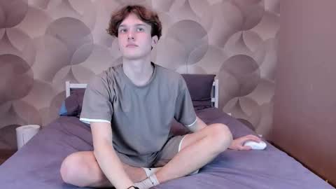 Ian Flor online show from February 4, 3:29 pm