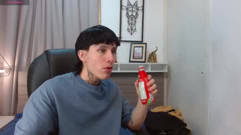 Snapshot of iancute_ chatting on October 9, 11:20 pm ian online show from October 9, 11:20 pm