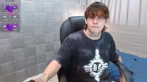 Snapshot of iancute_ chatting on October 5, 10:36 pm ian online show from October 5, 10:36 pm