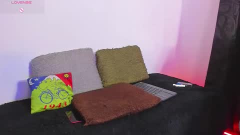 Ian Lark online show from April 22, 5:50 pm