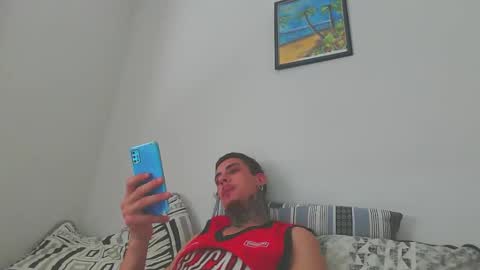 Snapshot of icaro0223 chatting on October 24, 6:20 pm icaro0223 online show from October 24, 6:20 pm