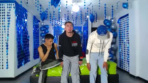 Snapshot of icevermilk chatting on January 28, 5:14 pm THOMAS AND DAMIAND online show from January 28, 5:14 pm