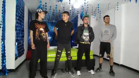 Snapshot of icevermilk chatting on February 22, 12:40 pm THOMAS AND DAMIAND online show from February 22, 12:40 pm