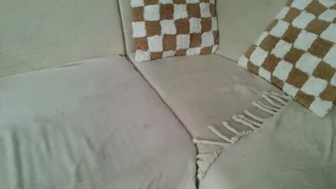 Snapshot of ich_hh chatting on October 31, 9:01 am SnowTiger online show from October 31, 9:01 am