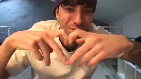 Snapshot of icyninesix chatting on January 31, 7:39 am icyninesix online show from January 31, 7:39 am