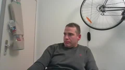 idontknowwhy1 online show from January 3, 12:11 am