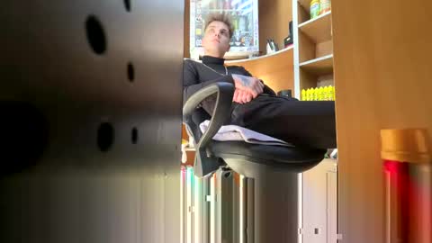 ilyahrr online show from March 16, 12:42 pm