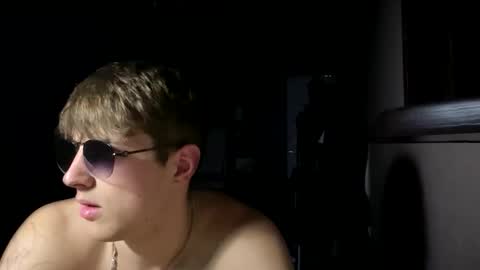 ilyahrr online show from April 18, 7:51 pm