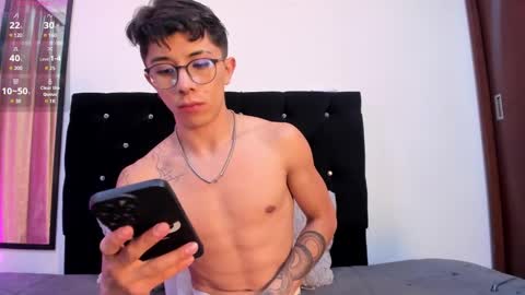 Snapshot of im__thomas chatting on December 11, 5:22 am IM THOMAS online show from December 11, 5:22 am
