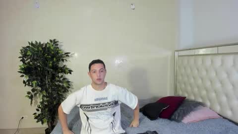 IM EMILIANOLUX online show from October 16, 8:28 pm