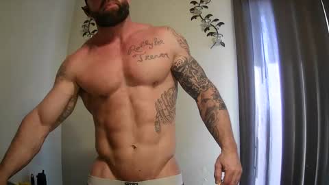 Snapshot of imnewherelollol chatting on March 12, 3:29 pm Majordadbod101 online show from March 12, 3:29 pm