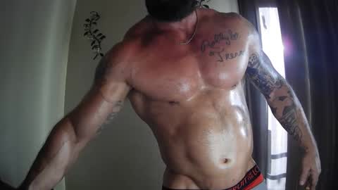 Snapshot of imnewherelollol chatting on October 3, 1:16 pm Majordadbod101 online show from October 3, 1:16 pm