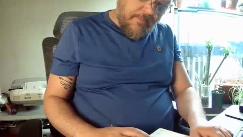 BroLOU online show from April 22, 2:22 pm