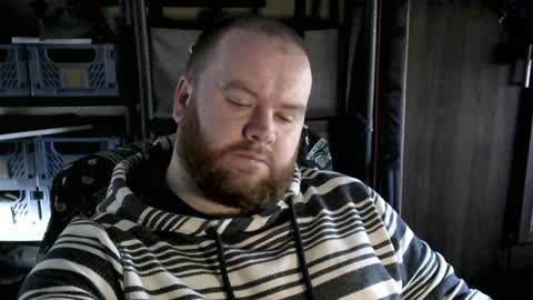 twitter theirishman205 online show from December 15, 10:18 am