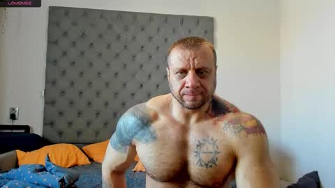 ironhulk22 online show from March 7, 8:45 am