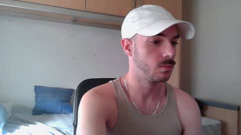 Snapshot of isaac99c chatting on October 16, 8:44 am Isaac99c online show from October 16, 8:44 am
