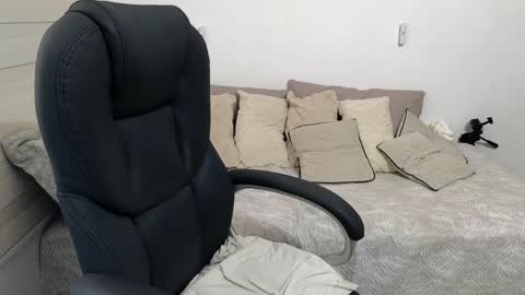 Isaac carter online show from April 23, 11:15 am