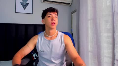 Snapshot of isaac_cryston chatting on March 1, 7:37 pm isaac_cryston online show from March 1, 7:37 pm