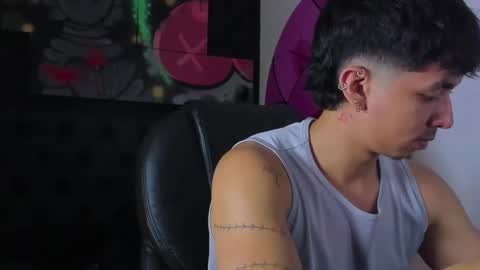 isaac_cryston online show from November 1, 9:52 pm