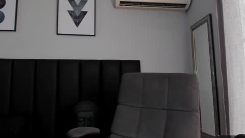 Snapshot of isaac_cryston chatting on March 6, 7:54 pm isaac_cryston online show from March 6, 7:54 pm