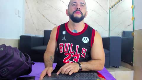 isaac_franko online show from November 2, 9:30 pm