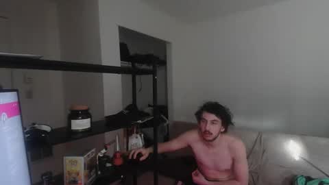 isaiahf24 online show from April 18, 10:31 pm