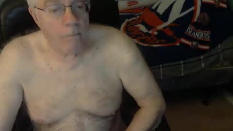 islesman22 online show from April 25, 9:45 am