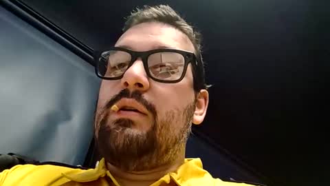 italianbigboy932 online show from April 25, 7:33 am