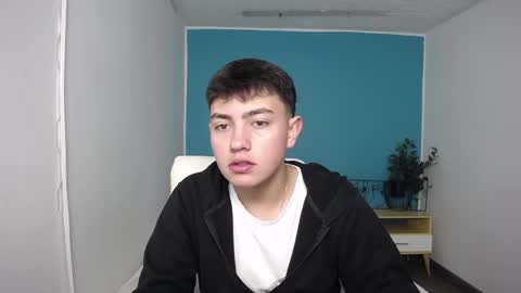Snapshot of ithan__ chatting on October 5, 1:59 pm ithan__ online show from October 5, 1:59 pm