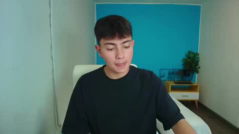 Snapshot of ithan__ chatting on September 15, 7:04 pm ithan__ online show from September 15, 7:04 pm