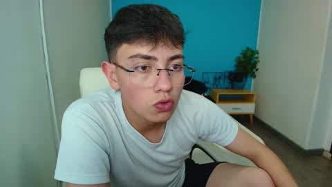 Snapshot of ithan__ chatting on September 8, 6:51 pm ithan__ online show from September 8, 6:51 pm