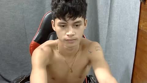 itzme_john online show from April 11, 6:00 pm