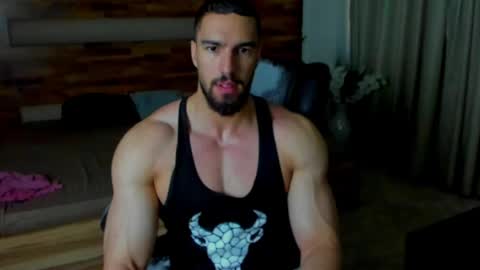 IvanHydee online show from June 10, 4:36 am