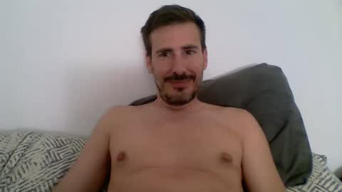 Snapshot of iyoperro chatting on September 27, 8:56 am Casandro online show from September 27, 8:56 am