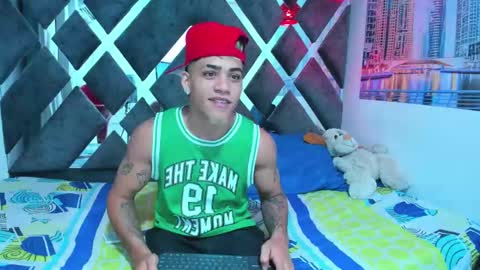 izaack online show from January 17, 3:31 am